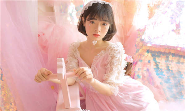 公安供卵试管代怀生子多少钱？这一直是很多不孕不育家庭关注的话题。在中国，不孕不育的发生率越来越高，根据《中国不孕不育现状调研报告》显示，育龄夫妇的不孕不育率从20年前的3%增长至现在的12.5%-18.2%，患者人数高达6000万以上。在这样的背景下，许多家庭通过供卵试管来实现自己的生育梦想。那么，供卵试管代怀生子的费用到底是多少呢？